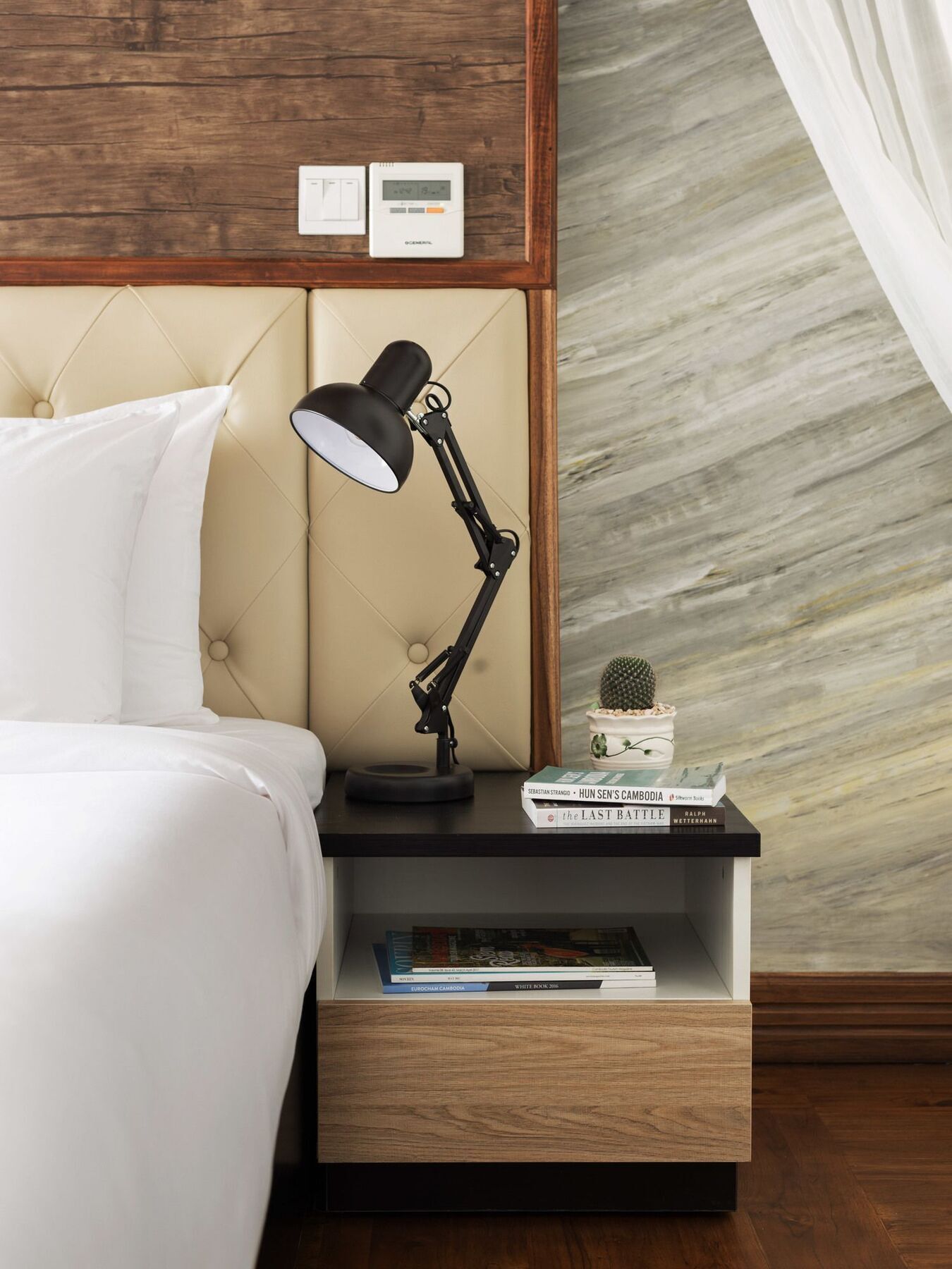 Lcs Hotel & Apartment Phnom Penh Bagian luar foto